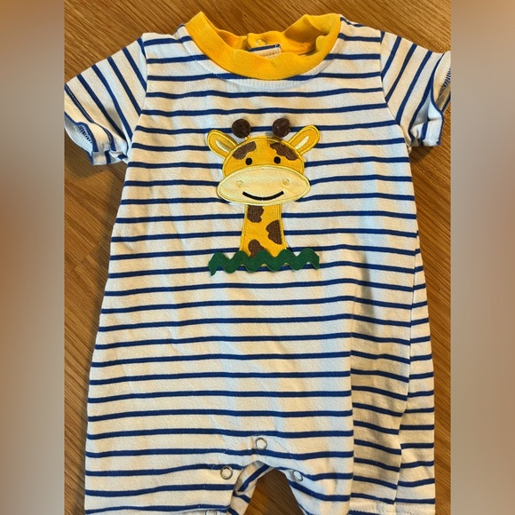 Be Mine Giraffe Onesie VGUC size 3‎ months - Picture 1 of 3